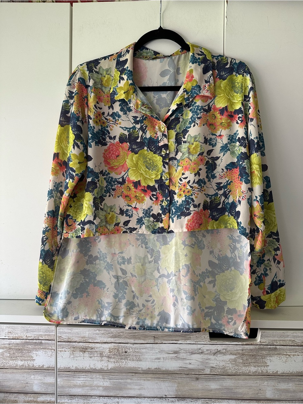 🌸 LOVE Floral Sheer Button Front Blouse Top Size Large L